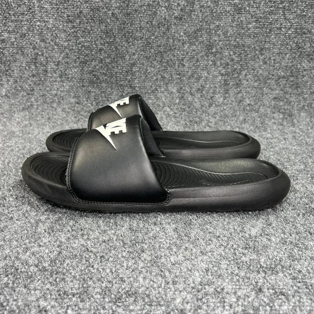 Nike Victori One Slides Men's 8 Black Athletic Recovery Beach Flip‎ Flop Sandals